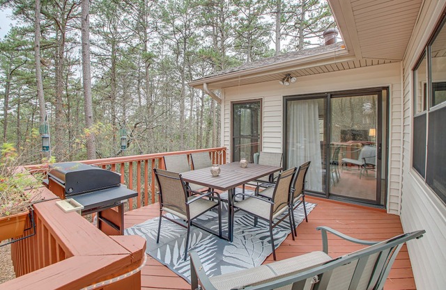 'Stay and Play' - Hot Springs Village Home!