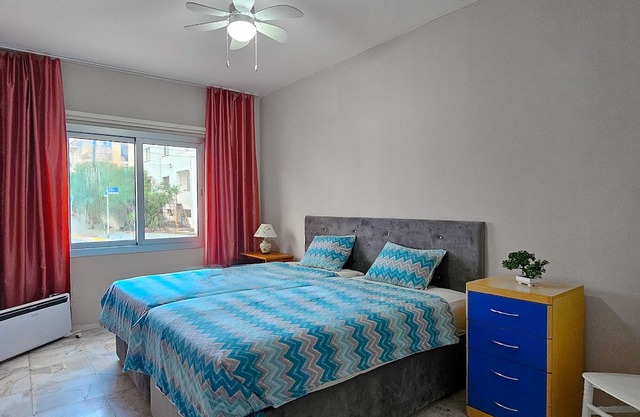 Sleek Flat w Balcony 3 min to Coast in Kyrenia