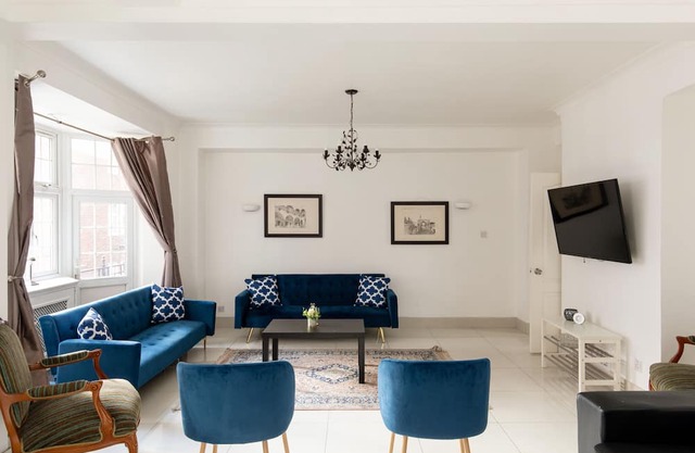 2bd Flat Opp Harrods - Sleeps 5