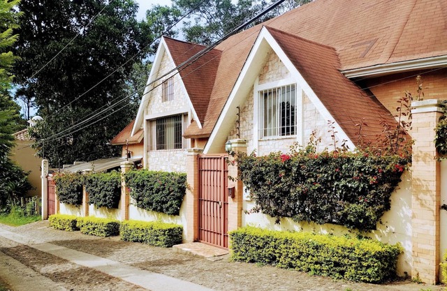 Amplia Habitación en Hacienda Santo Domingo, San Lucas Sacatepéquez