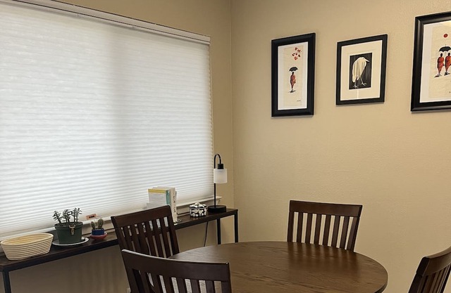 Cozy townhome conveniently located to ALL!