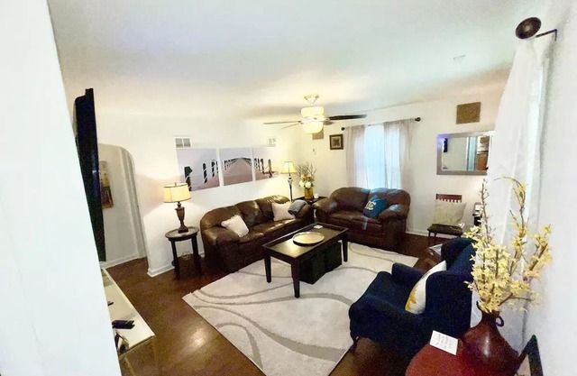 Awesome Walkable Westwood area Quite Comfy Home!