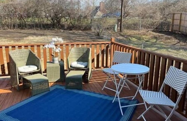 Cozy, fully remodeled home near downtown KC