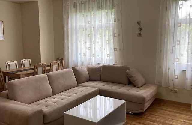 Comfortable apartment with garden