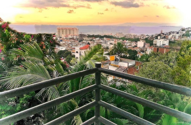 Breathtaking 360 Degree Views. Private, Elegant, Romantic Zone Penthouse