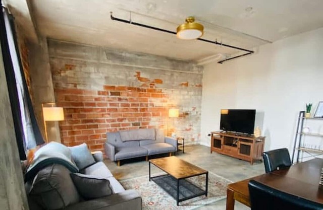 Modern industrial 2 BR, 2 bath Downtown (#7)
