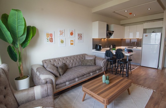 Modern Istanbul Retreat: Elegant 1+1 Apt
