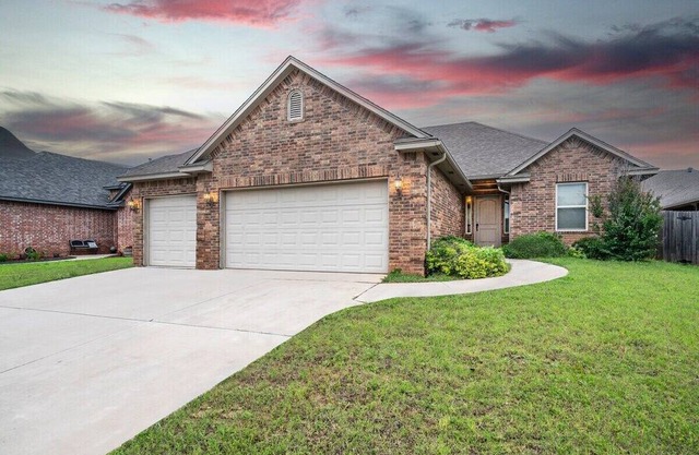 Spacious Home - 5 Min. to OU campus!