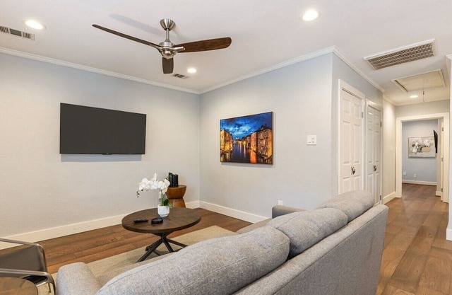Spacious & Stylish - Dallas Uptown Area!