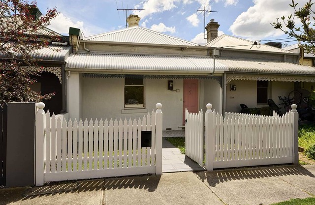 Homely Cottage in Davies St - Private Garden