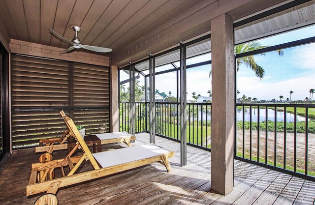 The Mockingbird Home - 3 bedroom private home golf course view
