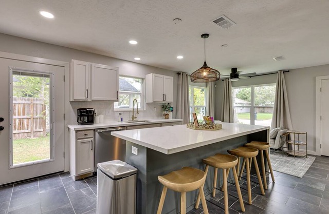 College Station Vacation Rental: 2 Mi to Texas A&M