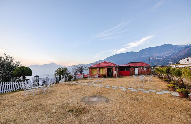 Fabexpress 180 Degree Resort