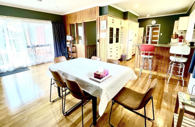 7mins to the supermarket, tidy&lovely home like yours in Springfield
