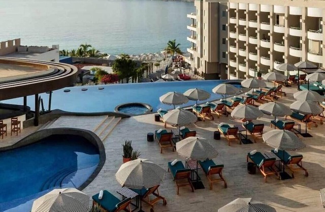Corazón Cabo Resort & Spa: One Bedroom Deluxe Suite: The best location in Cabo!!