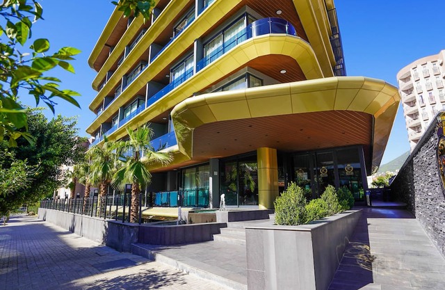 Brand new apartment in premium residential complex. 400m from Kleopatra beach!