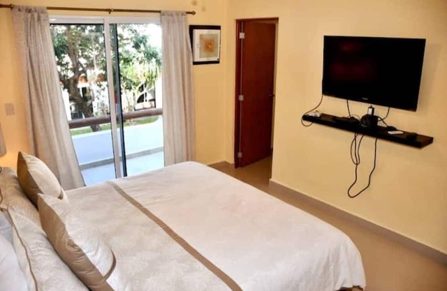 Villa de 4 Dormitorios con Piscina Cerca de la Playa