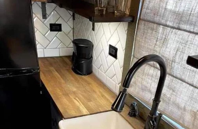 Cozy Tiny House at Lindon Marina