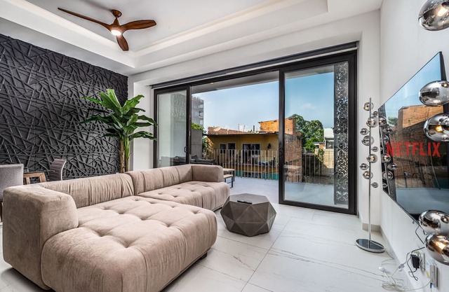 Brand New! 1 Bed 2 Bathroom Condo at Stunning Madero 320