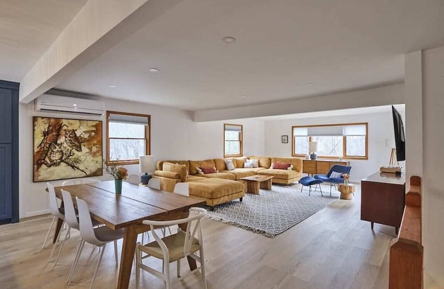 Tennanah Curious by Summer | Renovated Escape