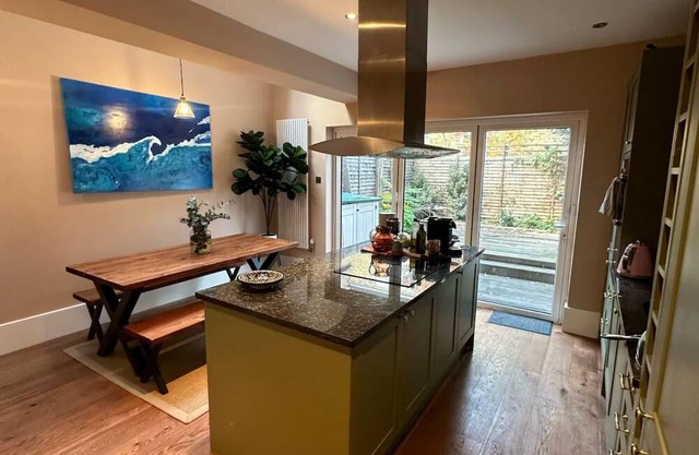 Tranquil & Family-friendly 3BD Home, Clapham!