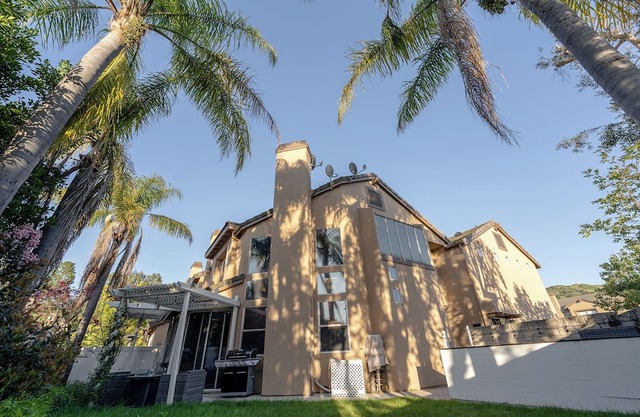Luxury 3 BR 3 Baths: Disneyland, Beaches, Pool, Hot Tub, Gym, Rose Garden, WFH