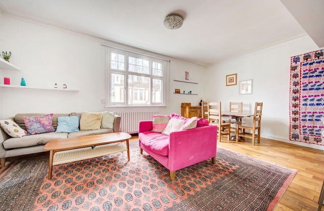 GuestReady - Putney Living near Embankment