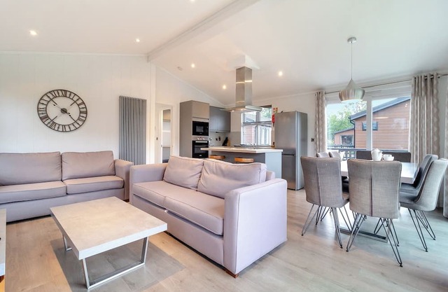 Luxurious lodge perfect for a family or group of friends wanting to enjoy all the activities.