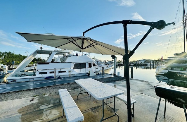 Lady Blue Yacht in FL KEYS