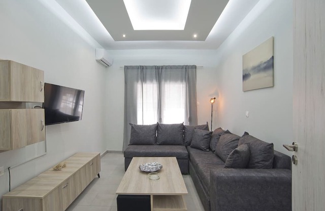 Sofia's Home Piraeus Modern, Reno, Fully Equipped