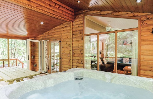Alojamiento de 3 habitaciones en Freehay, Cheadle