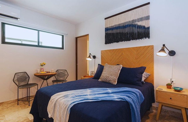 Luxury Beach Condo with 4 Rooftop Pools, huge Gym, Bar, Restaurant, kids club & Spa