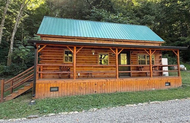 Cozy Cabin Escape in Borden, IN – Minutes from Louisville & Outdoor Trails