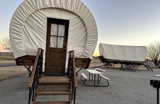 Cozy Conestoga Covered Wagon for 6 on Oklahoma Farm, for Memorable Glamping Vacations