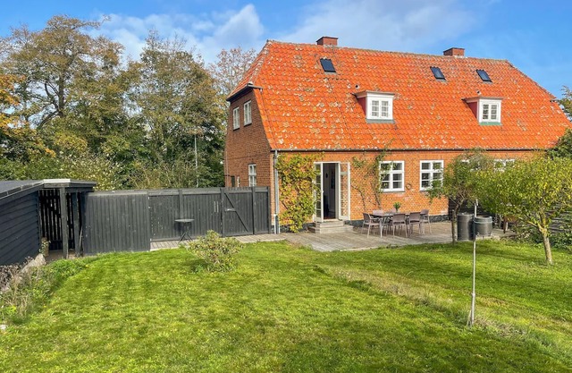 Amazing home in Svaneke with WiFi