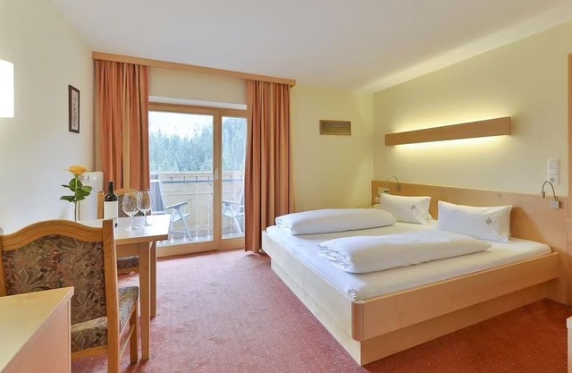 Standard double room with half board - Berghotel Madlener