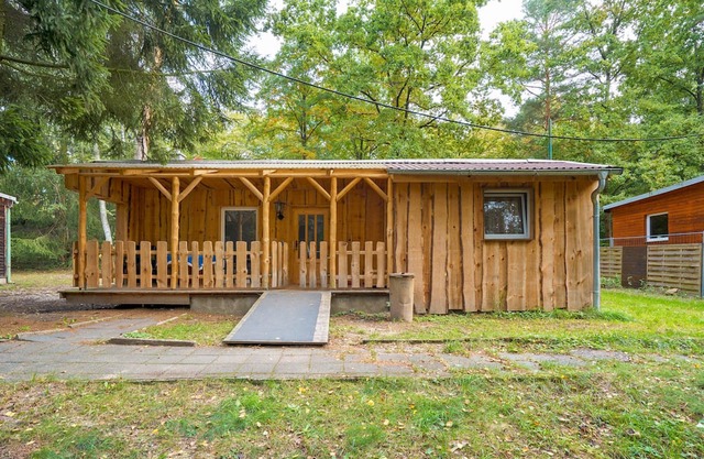 Bungalow '19 - Finnhütte' with Private Terrace and Shared Garden