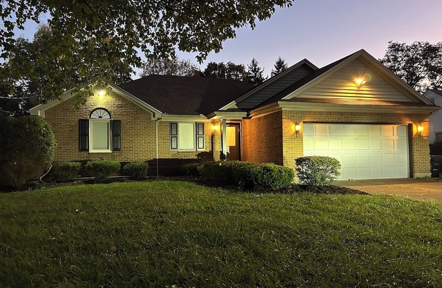 The Ville Getaway! Centrally located to EVERYTHING!