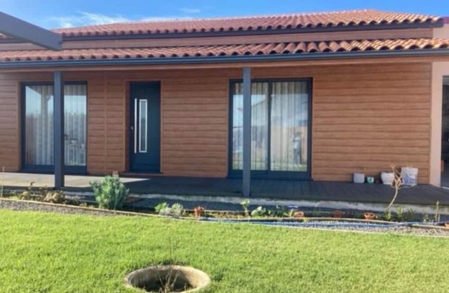 Holiday Home 'Inspiration' with Sea View, Wi-Fi and Air Conditioning