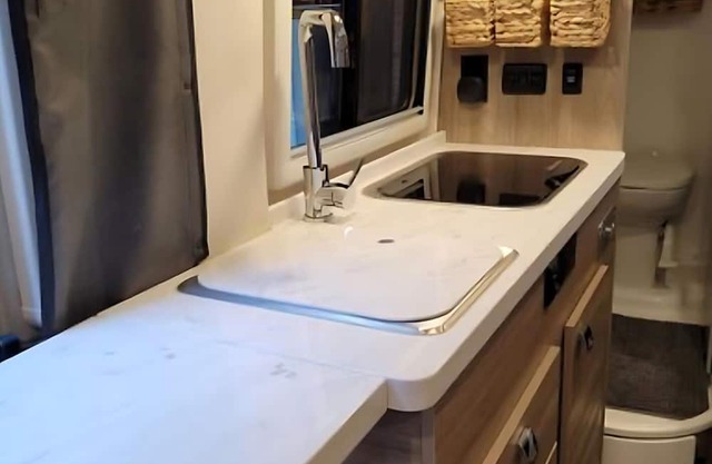 Cozy Campervan in peaceful Fallbrook sleeps 2