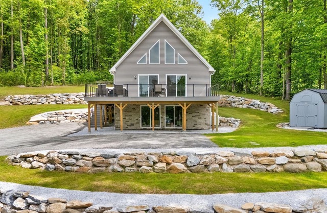 Berkshires Best/Large Deck with Hotub, Basement with Game room & Fitness room