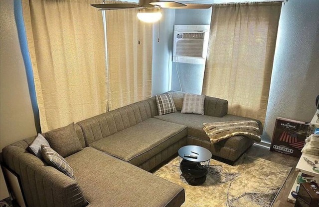 1BR Retreat: 2 BD Beach & Shops