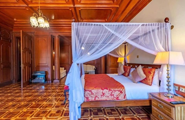 Relaxing and Elegant Getaway in Grand Kenyan Presidential Suite | Free Parking
