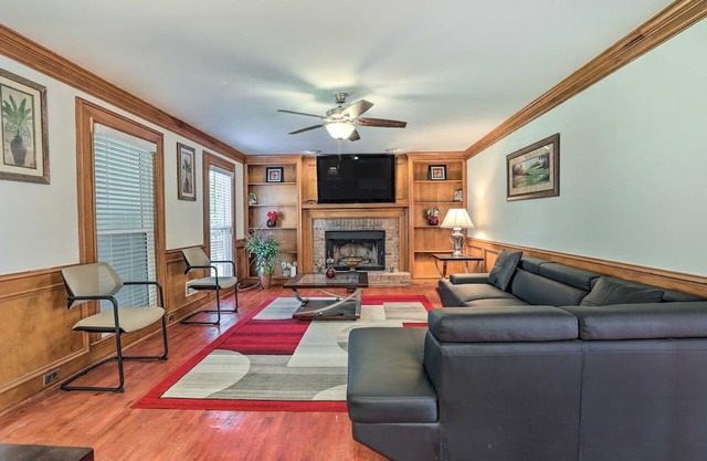 DPI LODGE - ATL Vacation Rental, 4-bedroom w/Porch & Deck