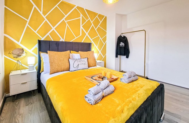 DenDuplex - Free Parking