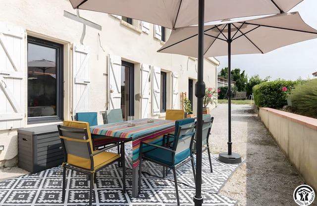 Holiday Home 'Les Echaunes' with Private Terrace, Wi-Fi and Air Conditioning