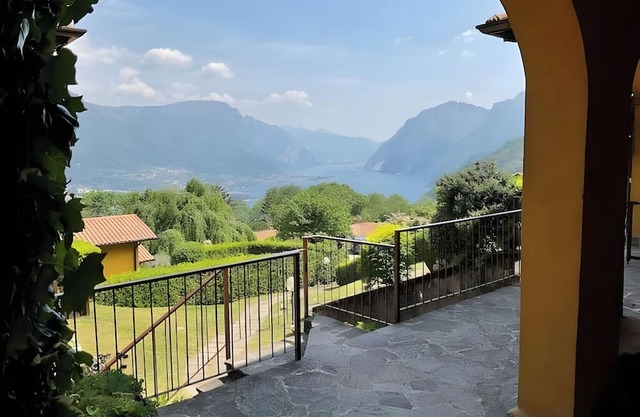 Lake and Mountain Holiday House
