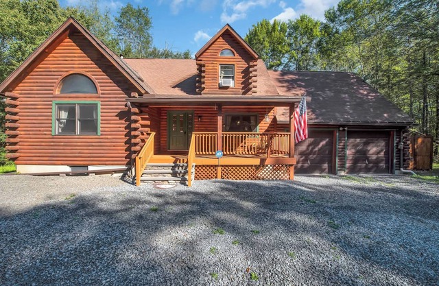 Secluded Log Cabin w/ Hot Tub, Fire Pit, Game Room