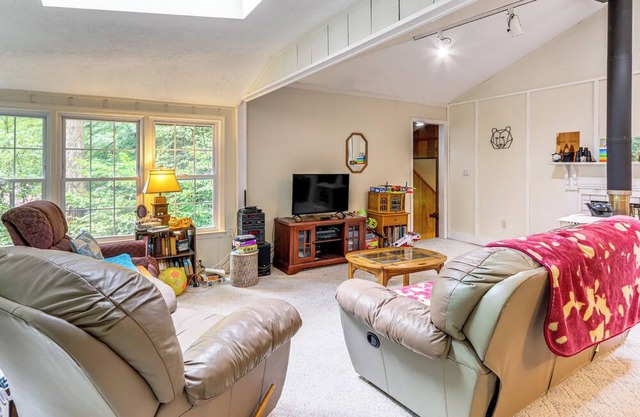 Creekside Family Home in Cleveland: Stay & Play!
