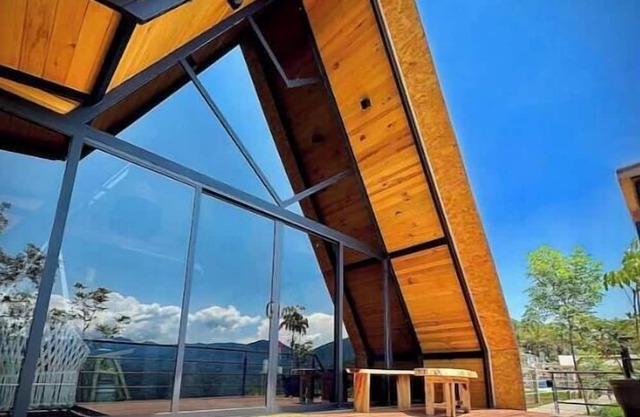 Chalet Gull with Amazing Views
